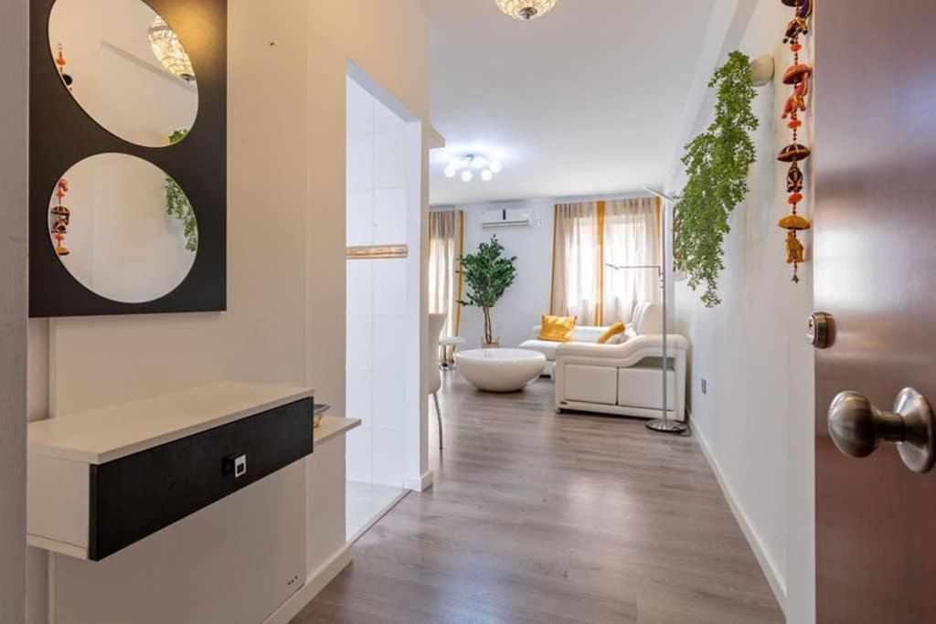 Triana Maestro Deluxe By Valcambre Apartment Seville Exterior photo
